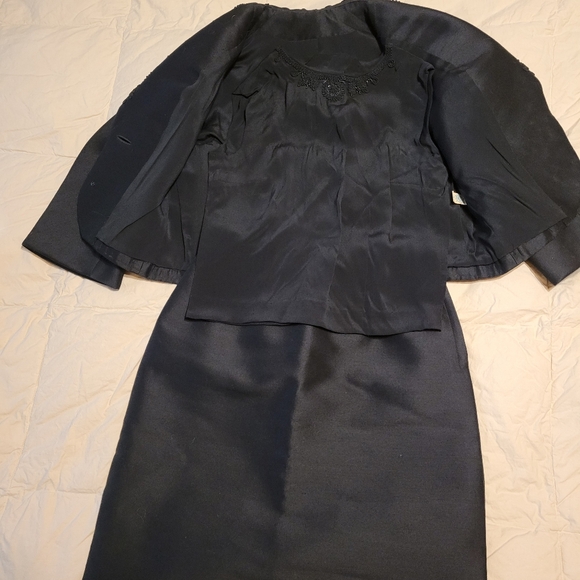 True Vintage Womens Blk Cropped 3/4 Sleeve Blazer With skirt & Cami Suit Set s:S - Picture 16 of 16